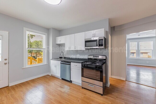 Building Photo - 3517 S Lituanica Ave