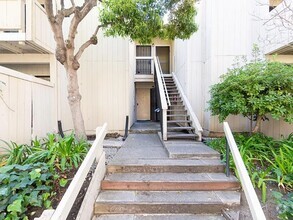 Building Photo - Santa Clara 2 Bedroom, 1 Bathroom Condo in...