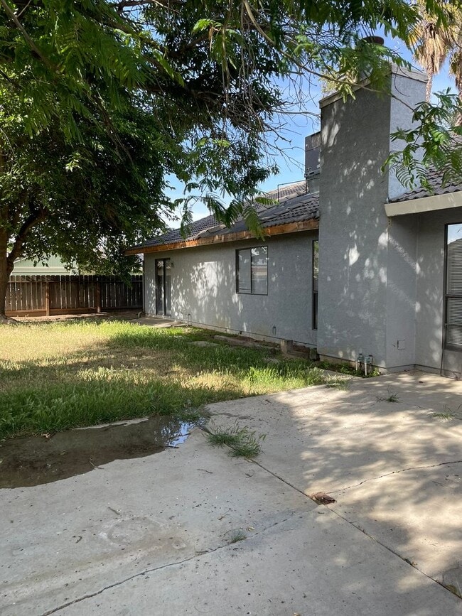 Building Photo - Charming 4-Bedroom, 2-Bathroom Home – Your Perfect Summer Move-In!