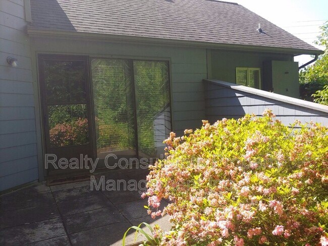 Building Photo - 306-F N Lindell Rd