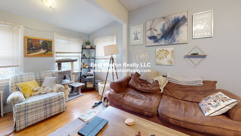 Building Photo - 11 Pinkham Rd