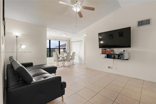 Primary Photo - 2866 S University Dr