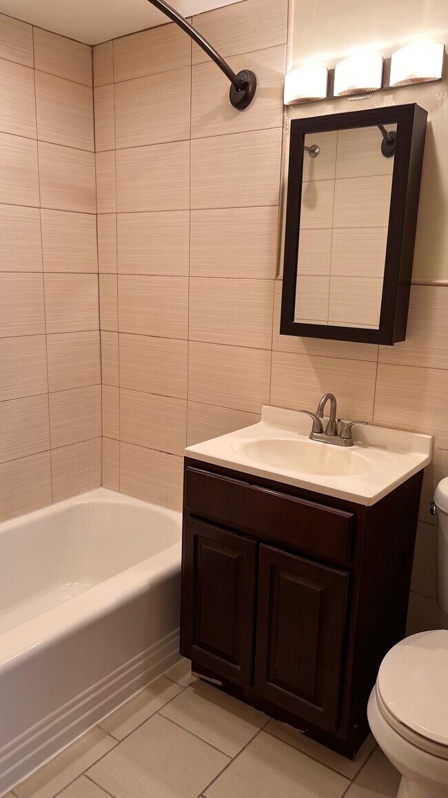 Bathoom - 7644 Fayette St