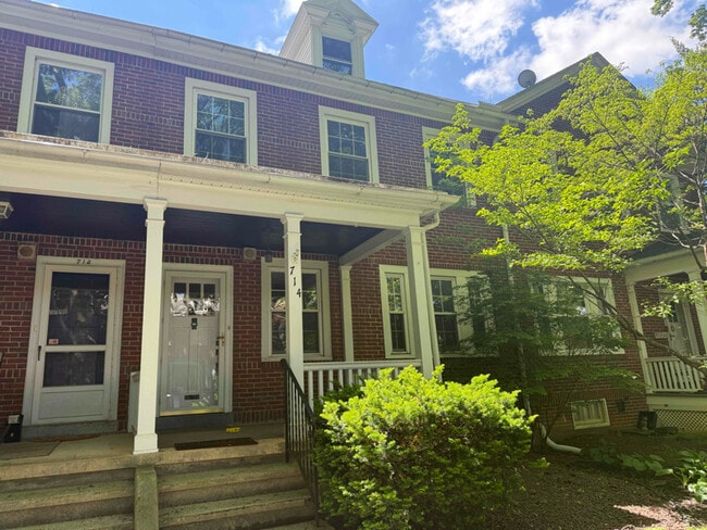 Building Photo - 714 Wayne Ave