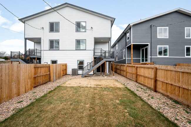Building Photo - Brand New 3BD, 4BA Half-Duplex in Villa Park with Back Yard