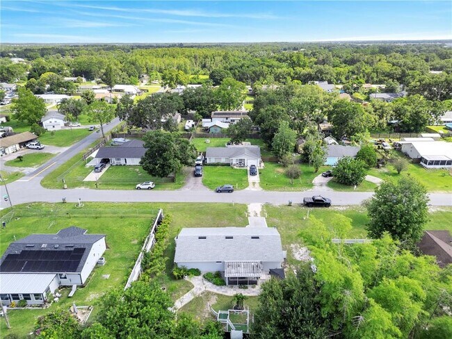 Building Photo - 4754 Lake Shore Dr