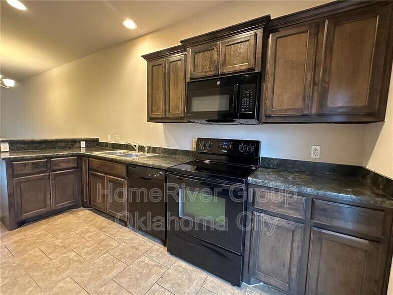 Building Photo - 926 SW 92nd St