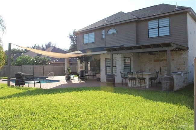 Building Photo - 22 Wisteria Ave