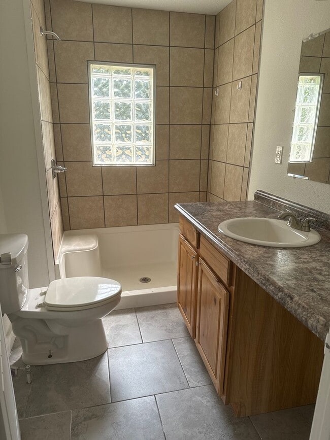 Building Photo - Unique 3 Bedroom Home South of Carl Junction