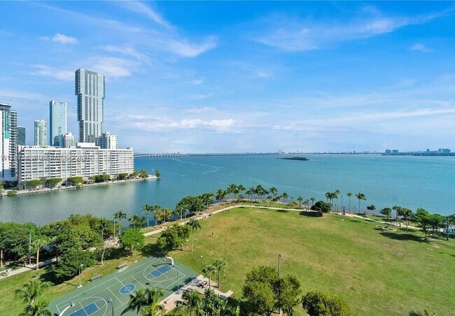 Building Photo - 1900 N Bayshore Dr