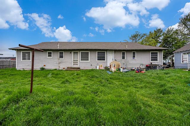 Building Photo - 1706 Redwood Dr
