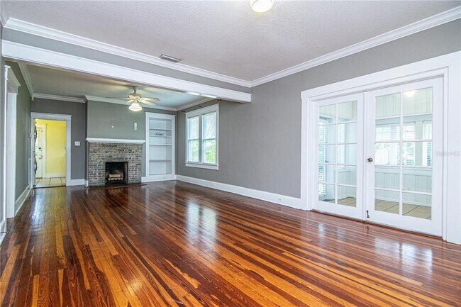 Building Photo - 310 E Idlewild Ave