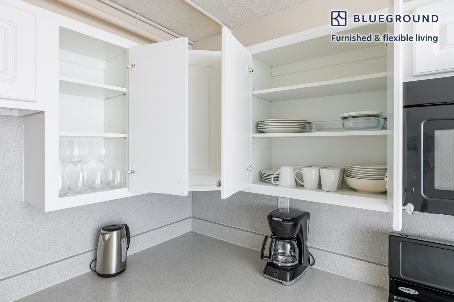 Building Photo - 812 Memorial Dr