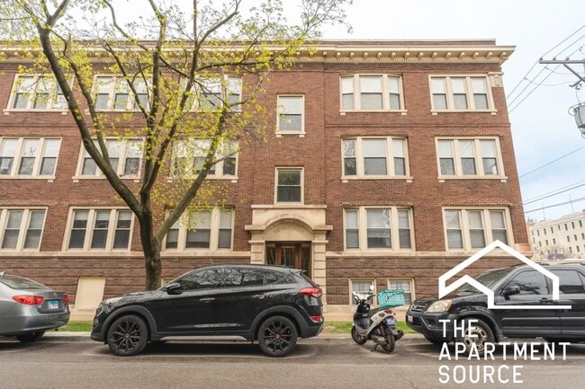 Building Photo - 1214 W Rosemont Ave