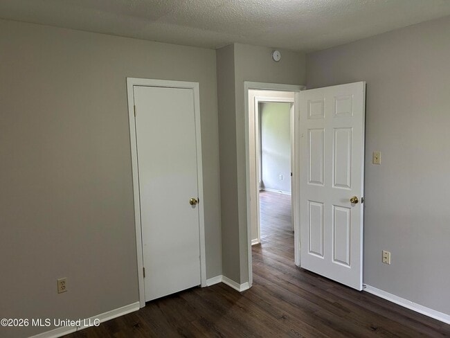 Building Photo - 2675 Ridgewood Cove