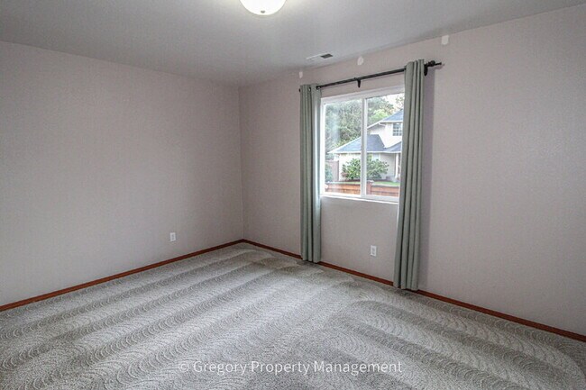 Building Photo - 14622 4th Ave W