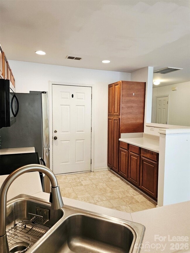 Building Photo - 10609 Fuller Ridge Cir