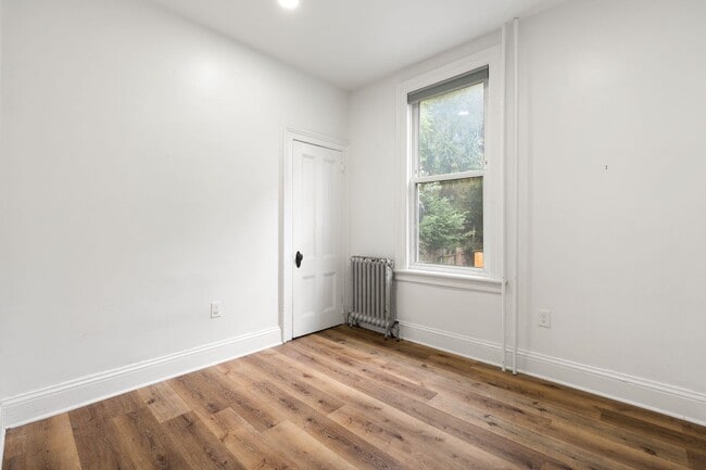 Building Photo - 136A Sherman Ave
