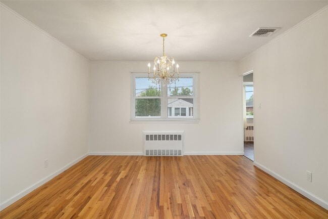 Building Photo - 4100 Meadow Ln