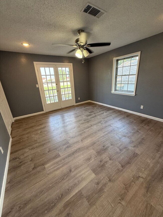 Building Photo - SOUTH 17TH DUPLEX