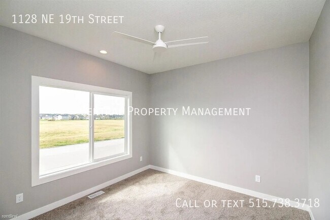 Building Photo - 1128 NE 19th St