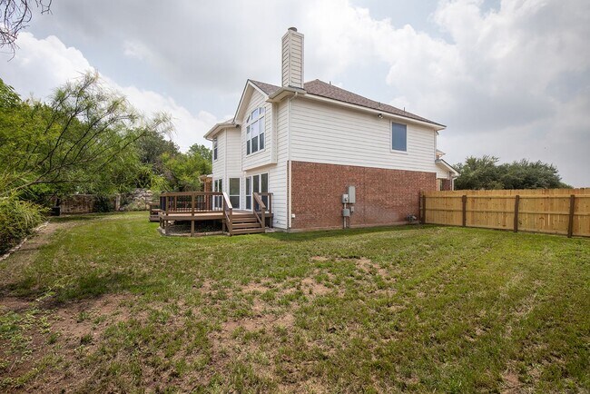 Building Photo - Spacious 4 BR/2.5 bath home in Iron Horse ...