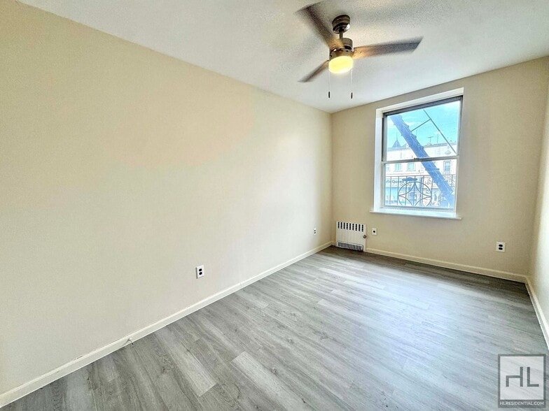 Building Photo - 86 STREET