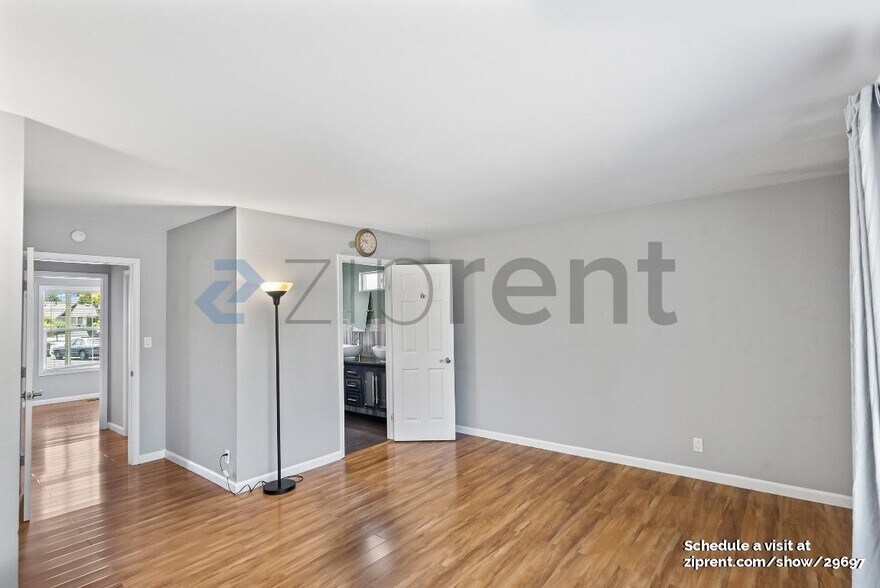 Building Photo - Unit