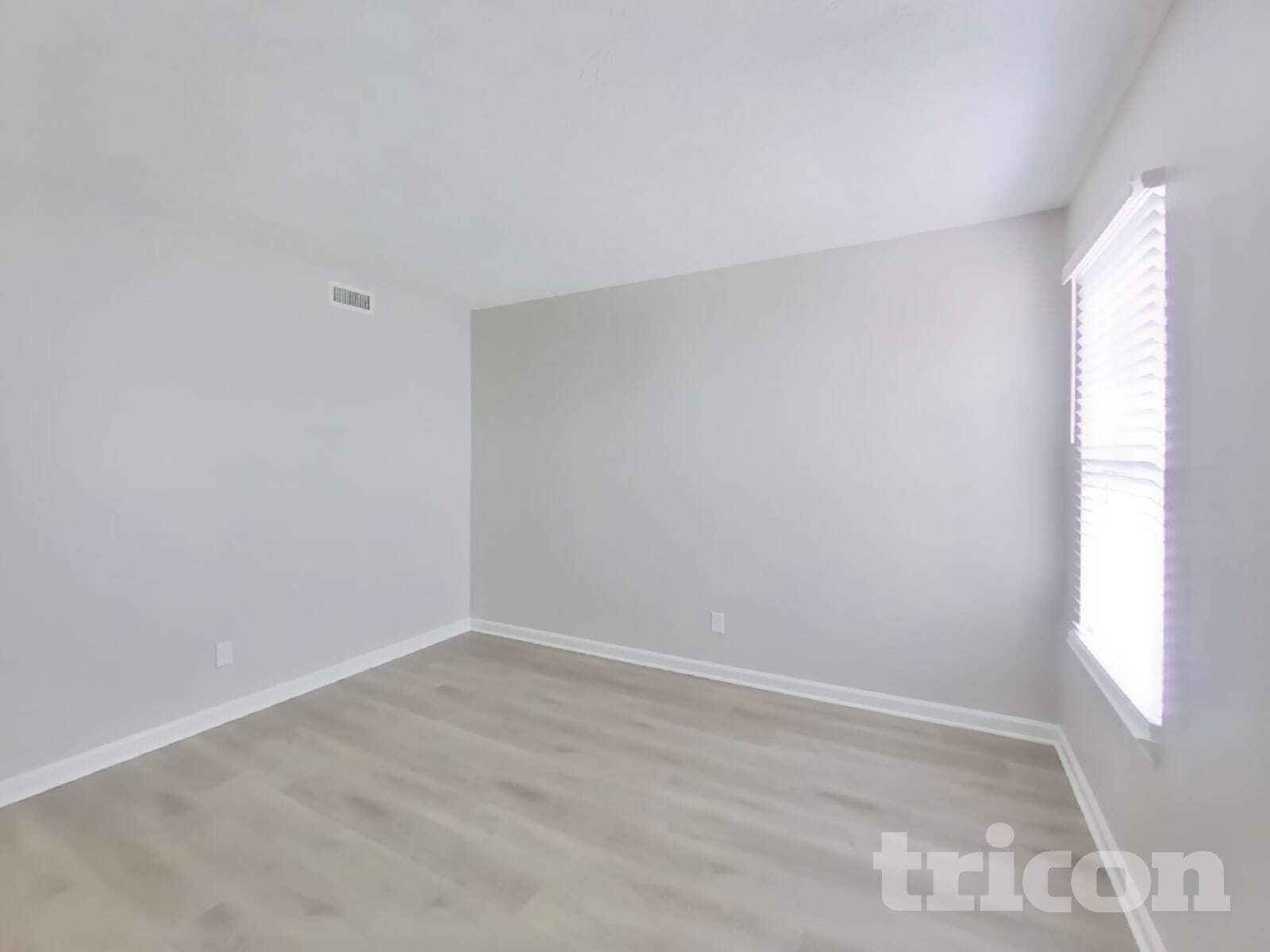 Building Photo - 1233 River Ridge Dr