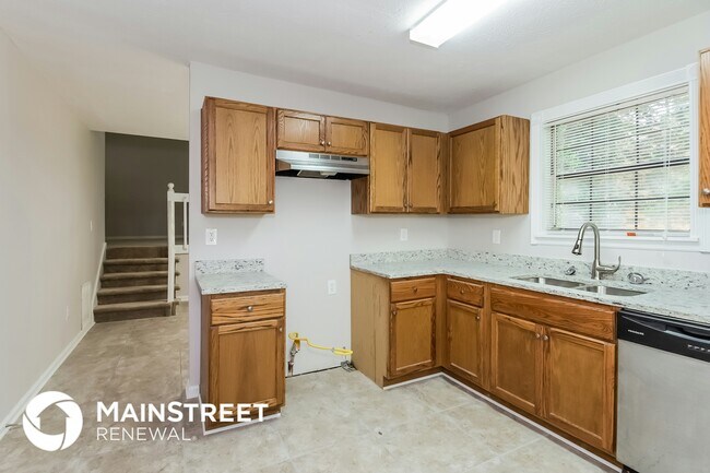 Building Photo - 2223 Scarbrough Dr