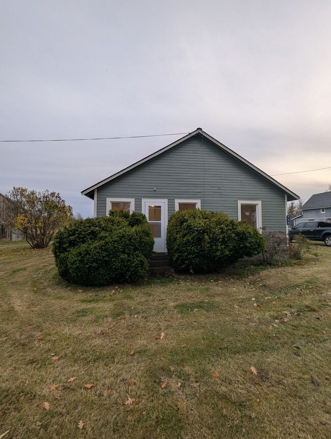 Building Photo - $600 Move In Credit! Charming Country Home in Silver Creek