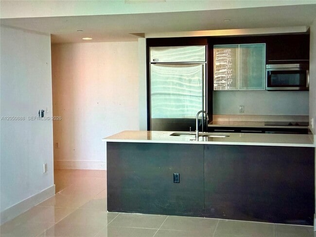 Building Photo - 500 Brickell Ave