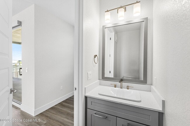 Building Photo - 8663 Ivanhoe Dr