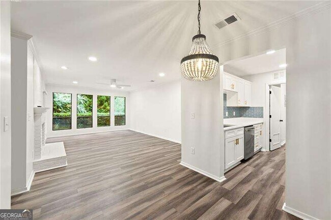 Building Photo - 521 Warm Springs Cir