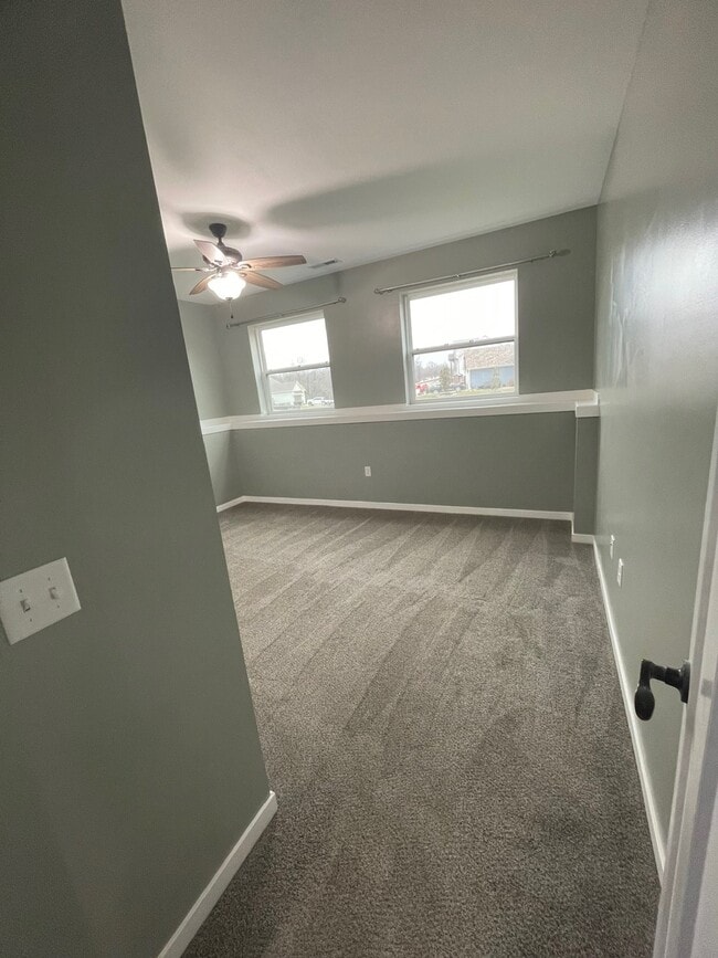 Building Photo - 1010 Deer Run