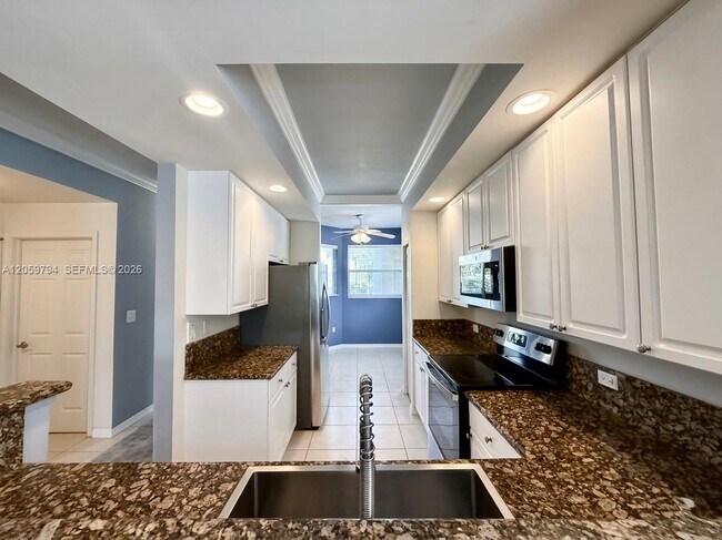 Building Photo - 26 Royal Palm Way