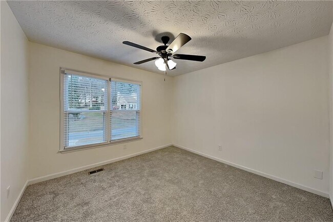 Building Photo - 989 Madison Terrace NW