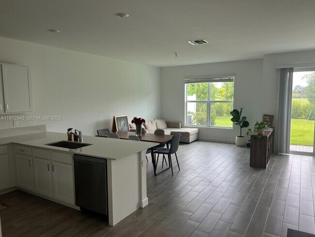 Building Photo - 4343 Hammock Grove Dr