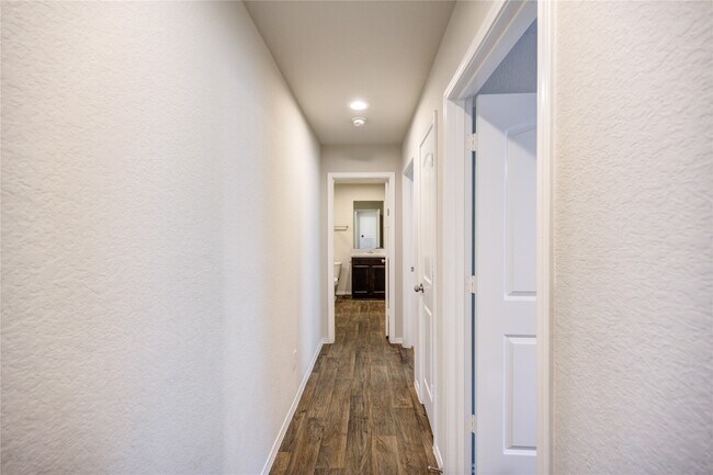 Building Photo - 16937 Rich Pines Dr