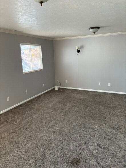 Family Room - 474 S 1300 E