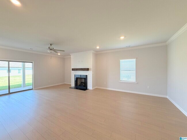 Building Photo - 237 Granby Ln