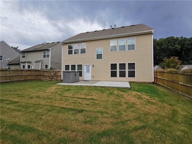 Building Photo - 2430 Woodford Ln NE