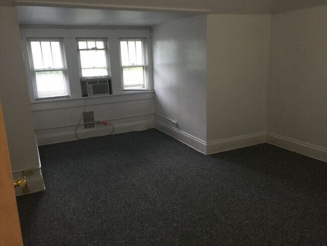 Building Photo - 208 Frambes Ave
