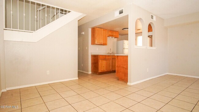 Building Photo - 11024 Sunshine Ct