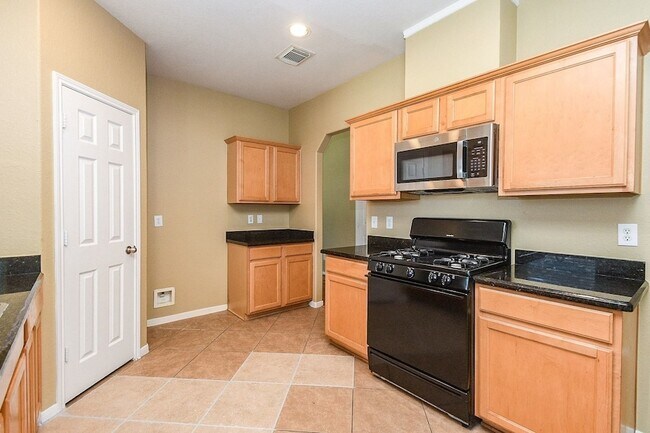 Building Photo - 402 New Hope Ln