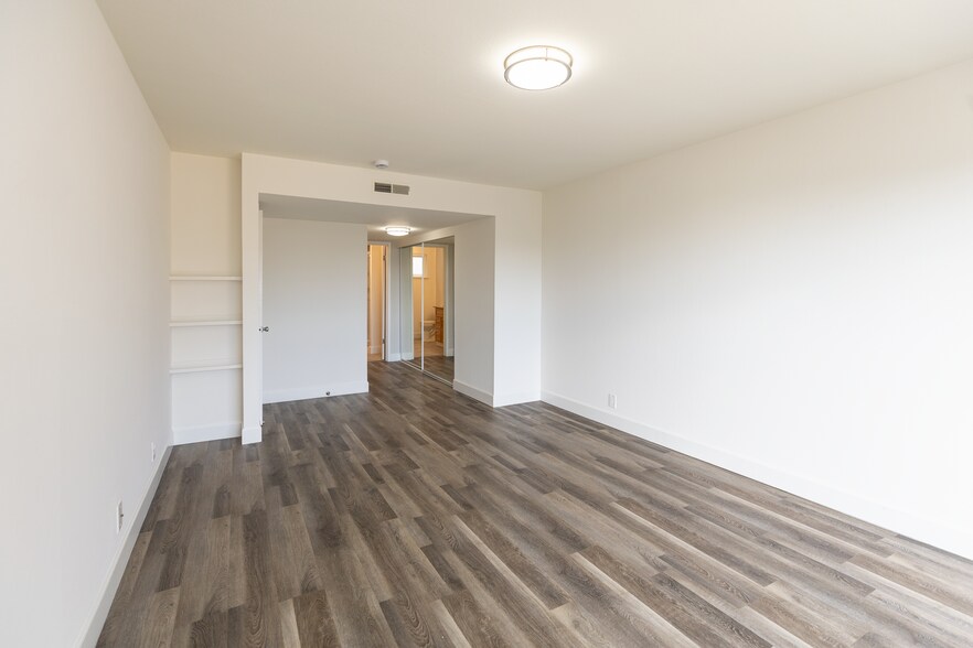 Building Photo - 409 Portofino Dr