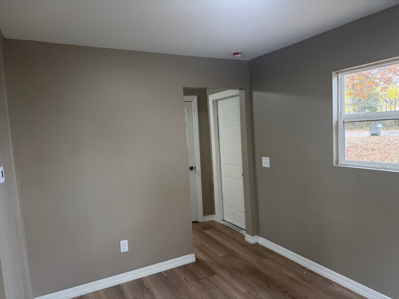 Building Photo - 1615 Lawton Ave