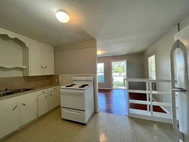 Building Photo - Application Pending: Available July 12: Ch...