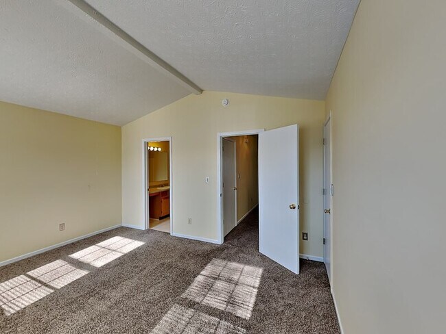 Building Photo - 11324 Water Birch Dr