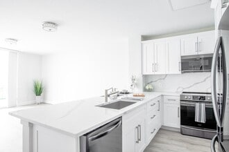 Building Photo - 1551 N Flagler Dr